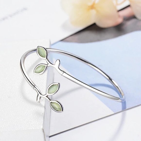 NEW 925 Sterling Silver Leaf Adjustable Cuff - Picture 3 of 6